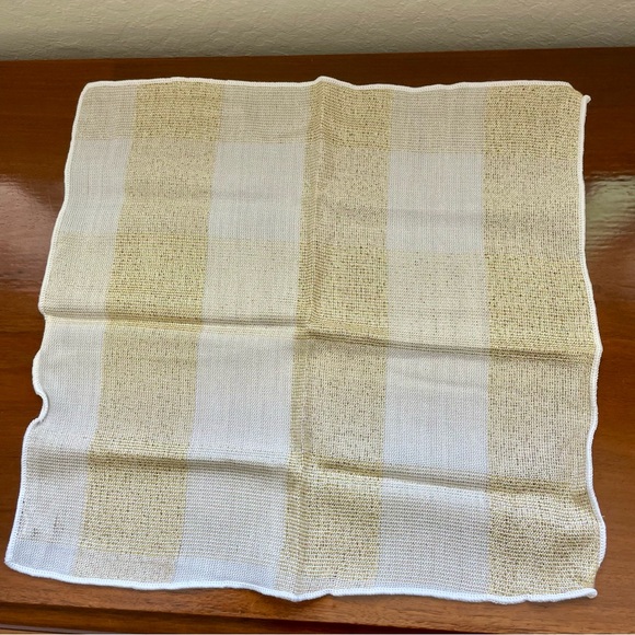 Metallic Gold and White Plaid Rectangular Tablecloth with Matching Cloth Napkins - Picture 5 of 13